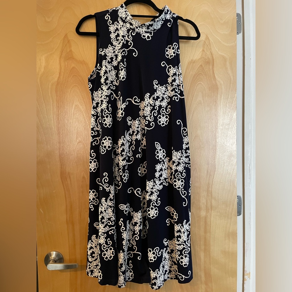 Signature by Robbie Bee Elegant Black and Cream Maxi Dress